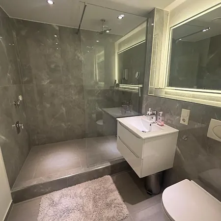 아파트 Track N Chill