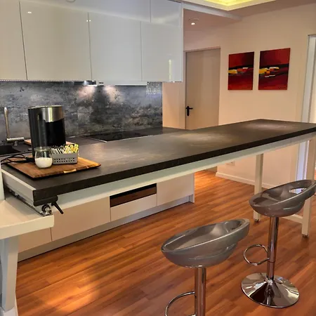 아파트 Track N Chill *